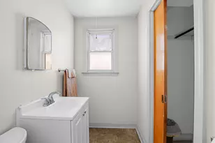 10922 S Ave B, Chicago, IL 60617 - Photo 14