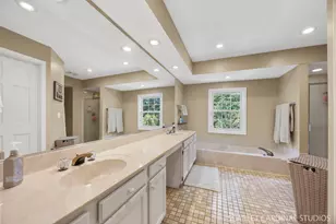 25W773 Sunnyridge Ct, Wheaton, IL 60189 - Photo 16