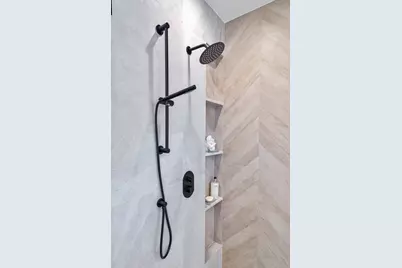 1633 W Balmoral Avenue, Chicago, IL 60640 - Photo 20