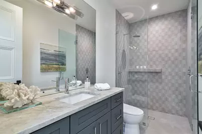 1633 W Balmoral Avenue, Chicago, IL 60640 - Photo 22