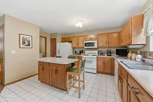 1466 Larkspur Ct, Romeoville, IL 60446 - Photo 14