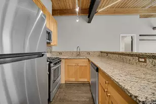 2014 W Wabansia Ave, Chicago, IL 60647 - Photo 8