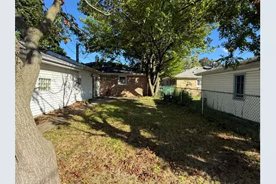 881 E Thacker Street, Des Plaines, IL 60016 - Photo 16