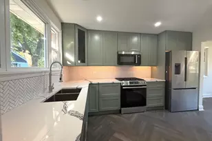 881 E Thacker St, Des Plaines, IL 60016 - Photo 6