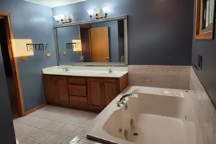 1009 Southcreek Dr, Manteno, IL 60950 - Photo 8