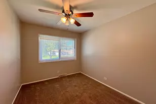 313 N Park Dr, Glenwood, IL 60425 - Photo 8