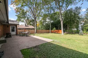 124 W Old Elm Rd, Lake Forest, IL 60045 - Photo 28
