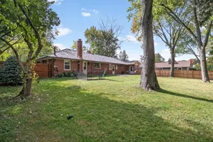124 W Old Elm Rd, Lake Forest, IL 60045 - Photo 30