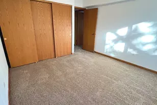 884 N Prairie Ave, Joliet, IL 60435 - Photo 24