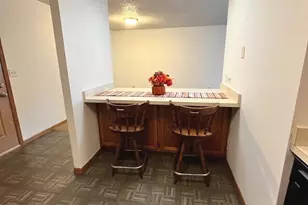 884 N Prairie Ave, Joliet, IL 60435 - Photo 12