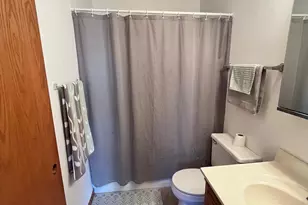 884 N Prairie Ave, Joliet, IL 60435 - Photo 14