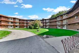 2306 Holiday Ter, Lansing, IL 60438 - Photo 2