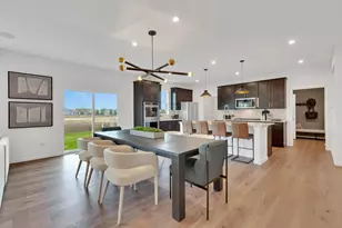 2539 Mallet Ct, Naperville, IL 60564 - Photo 8