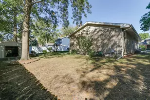 3 Kenfield Cir, Bloomington, IL 61704 - Photo 36