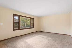 229 Flintridge Dr, Rockford, IL 61107 - Photo 8