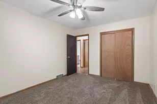 229 Flintridge Dr, Rockford, IL 61107 - Photo 36