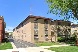 427 S Euclid Ave, Oak Park, IL 60302 - Photo 1