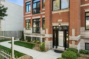 633 E Bowen Ave, Chicago, IL 60653 - Photo 2