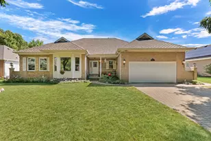 1075 Suffolk Ct, Gurnee, IL 60031 - Photo 2