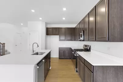 167 Henderson Street, Oswego, IL 60543 - Photo 2