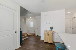 717 Wellington Ln, Cary, IL 60013 - Photo 2