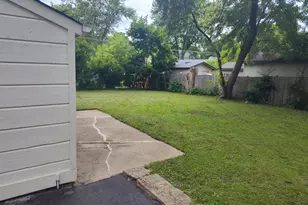 1720 Hiawatha Trail, Round Lake Heights, IL 60073 - Photo 16