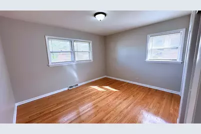 944 E 163rd Place, South Holland, IL 60473 - Photo 8