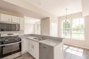 123 Dunton Ct, Mundelein, IL 60060 - Photo 6
