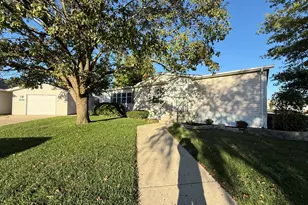 1007 Woodlawn Dr, Manteno, IL 60950 - Photo 1