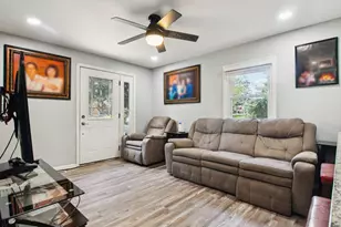 806 Spencer St, Joliet, IL 60433 - Photo 6