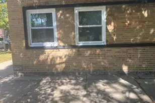 9157 S Marquette Ave, Chicago, IL 60617 - Photo 1