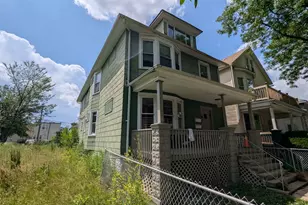 10734 S Prairie Ave, Chicago, IL 60628 - Photo 2