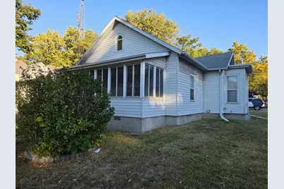 712 E Monroe Street, Bloomington, IL 61701 - Photo 2