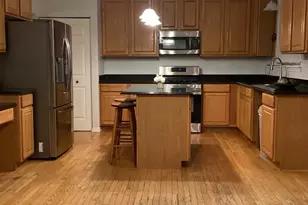 709 Winterberry Dr, Joliet, IL 60431 - Photo 4