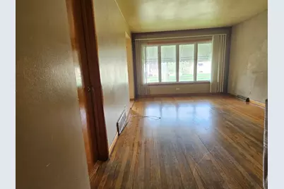 13305 S Avenue L, Chicago, IL 60633 - Photo 2