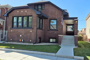 7440 S Oglesby Ave, Chicago, IL 60649 - Photo 2