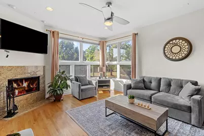 450 E Bowen Avenue #2W, Chicago, IL 60653 - Photo 2