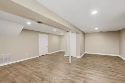 3098 Lynnwood Court, Streamwood, IL 60107 - Photo 8