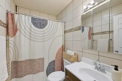 3098 Lynnwood Court, Streamwood, IL 60107 - Photo 6