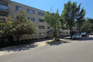 5251 Galitz St, Skokie, IL 60077 - Photo 10