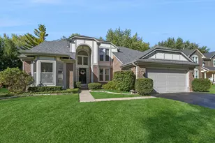 62 S Fiore Pkwy, Vernon Hills, IL 60061 - Photo 2