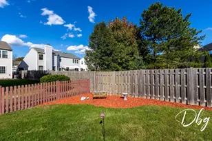 252 Carters Grove Ct, Grayslake, IL 60030 - Photo 32