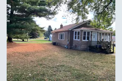 913 S 15th Avenue, Freeport, IL 61032 - Photo 1