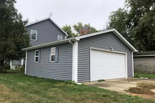 321 N Quincy St, Clifton, IL 61727 - Photo 12