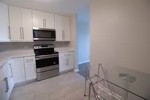 650 Murray Ln, Des Plaines, IL 60016 - Photo 6