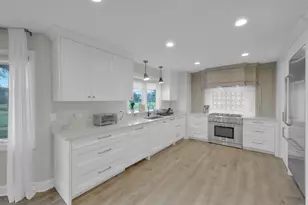 3901 White Eagle Dr, Naperville, IL 60564 - Photo 6