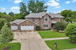 3901 White Eagle Dr, Naperville, IL 60564 - Photo 2