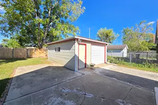 616 W Keith Ave, Waukegan, IL 60085 - Photo 18