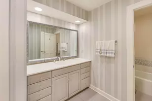 105 Burr Ridge Club Dr, Burr Ridge, IL 60527 - Photo 28