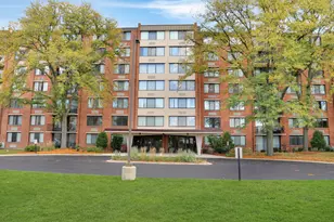 2000 St Regis Dr, Lombard, IL 60148 - Photo 2